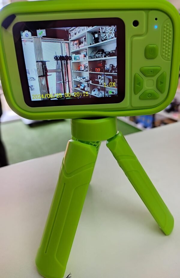 Camara Digital con tripode para niños
