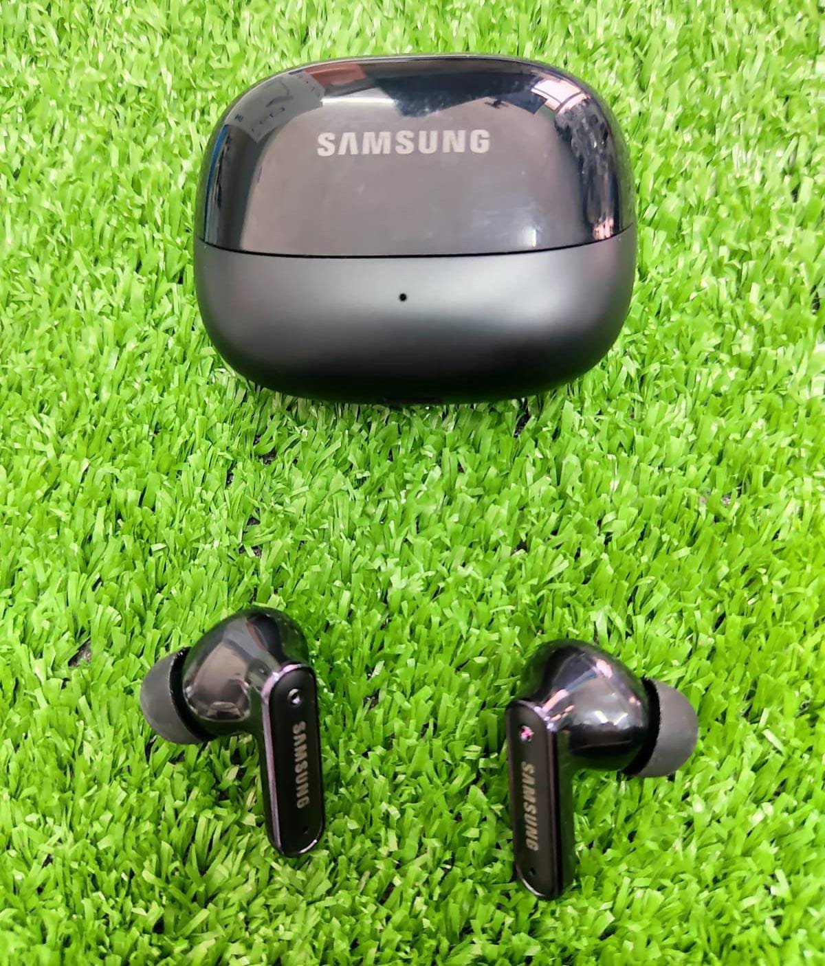Audífonos Samsung Galaxy Buds Pro9 - Image 3