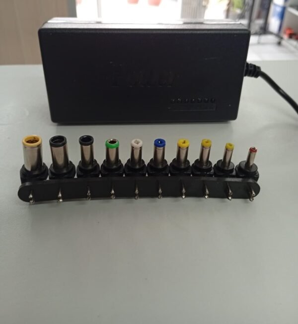 Adaptador de corriente universal para laptop 96W (12V–24V)